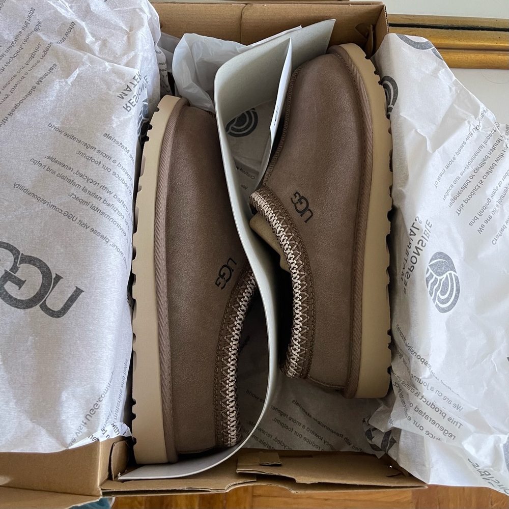 UGG Tasman men’s size 7, EU 40, color - caribou